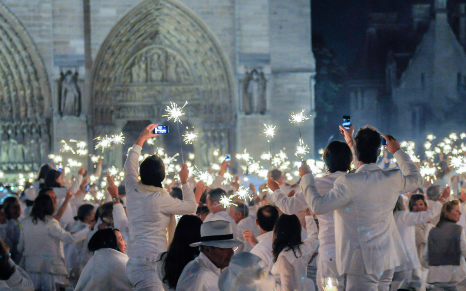 D&icirc;ner en Blanc